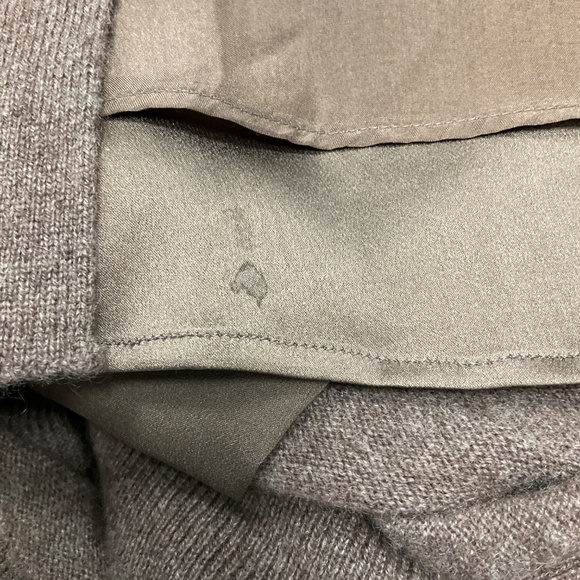 BRUNELLO CUCINELLI TAUPE CASHMERE KNIT AND SILK SWEATER - Picture 6 of 6